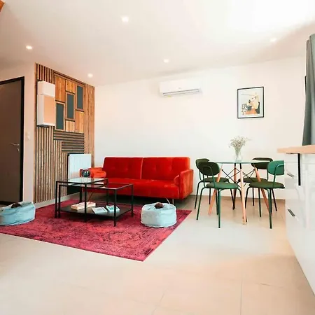 7 Au Coeur De La Avec Parking דירה